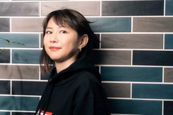 取締役　ブロードバンド事業本部本部長　新宅亮子